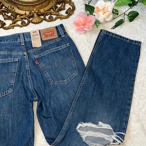 NWT Levi Low Pro Straight Jeans